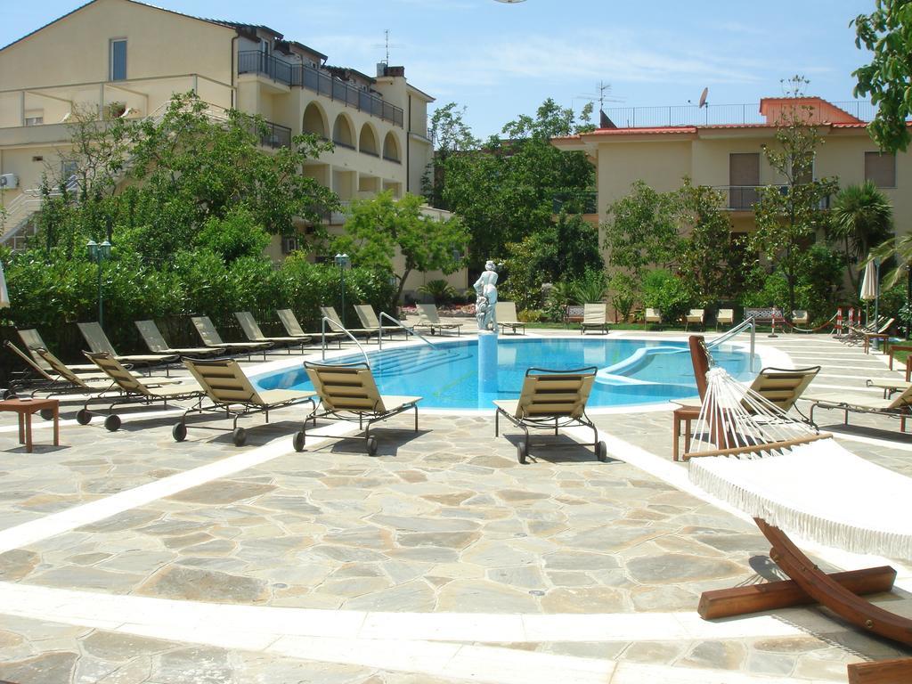 Hotel Sant'Agata SantʼAgata sui Due Golfi Exteriör bild
